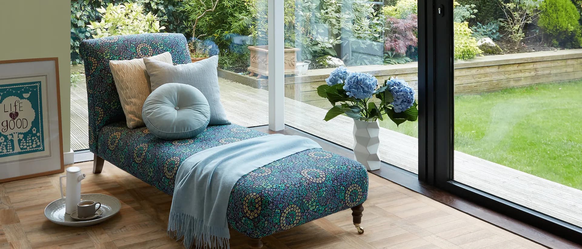 Camaro PUR — garden room, glass sliders, oak parquet floor