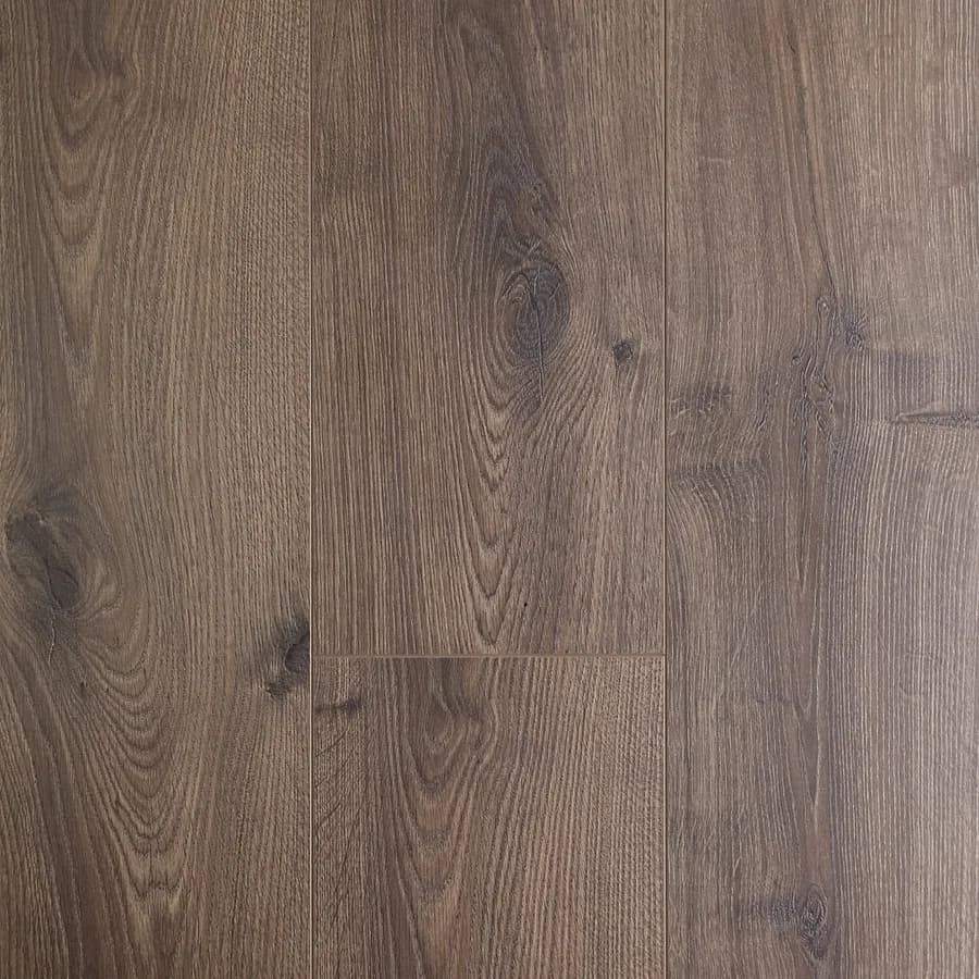 Tawny Oak Oakleaf flooring swatch