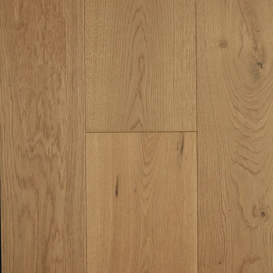 Champagne Prestige Oak flooring swatch
